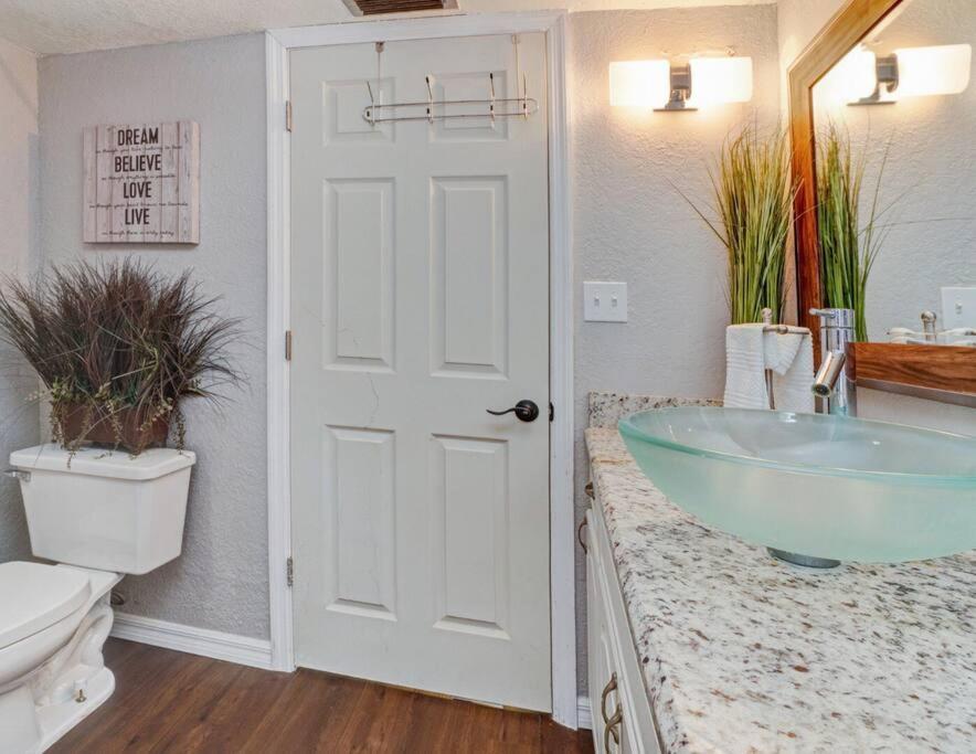 Hidden Couples Loft Retreat In Heights Foodie District 탬파 외부 사진