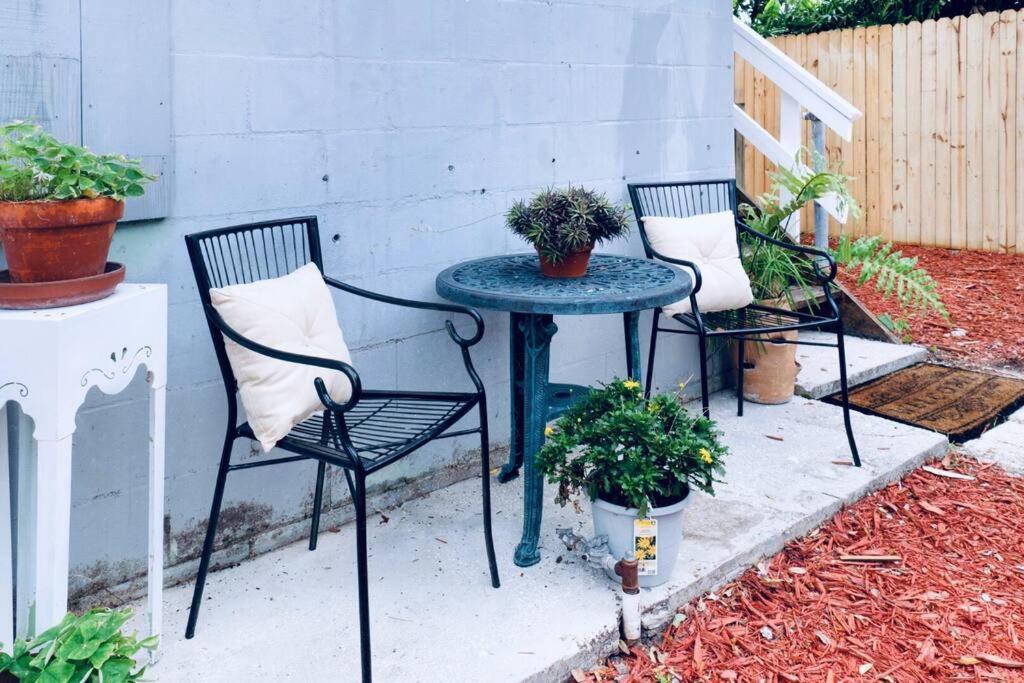 Hidden Couples Loft Retreat In Heights Foodie District 탬파 외부 사진
