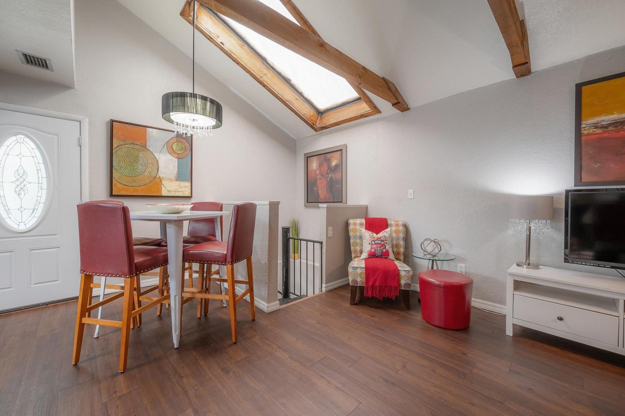 Hidden Couples Loft Retreat In Heights Foodie District 탬파 외부 사진