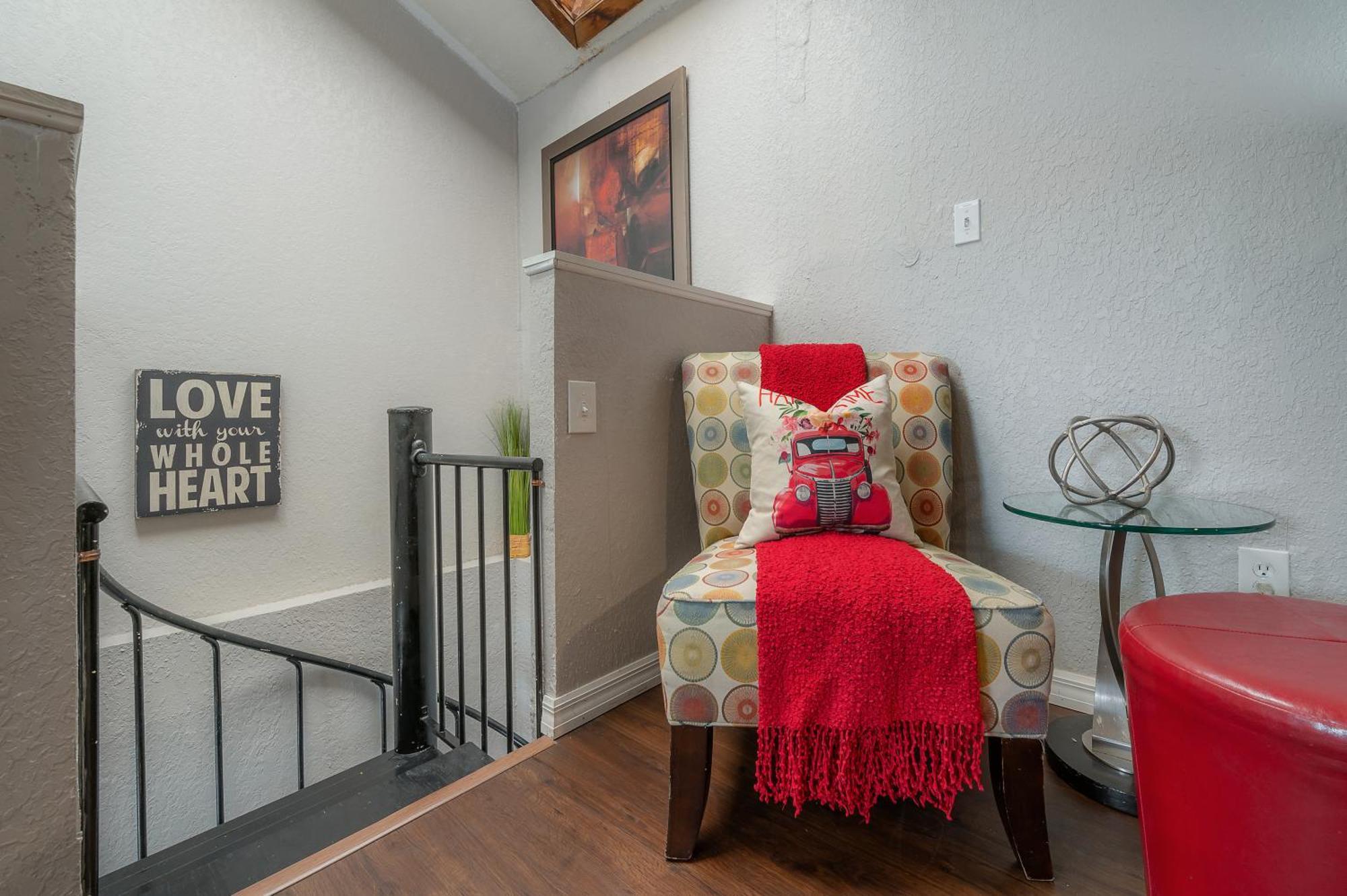 Hidden Couples Loft Retreat In Heights Foodie District 탬파 외부 사진