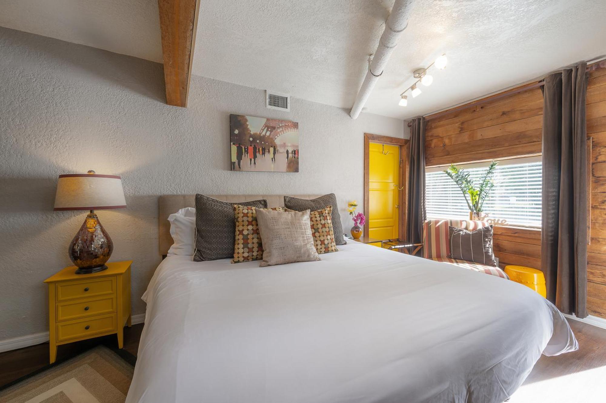 Hidden Couples Loft Retreat In Heights Foodie District 탬파 외부 사진